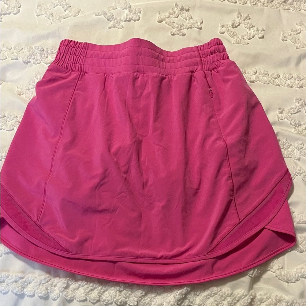 Lululemon Sonic Pink Skirt size 6 in great condition!